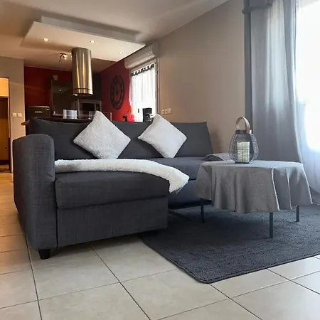 Apartamento Superbe équipé Avec Parking.
